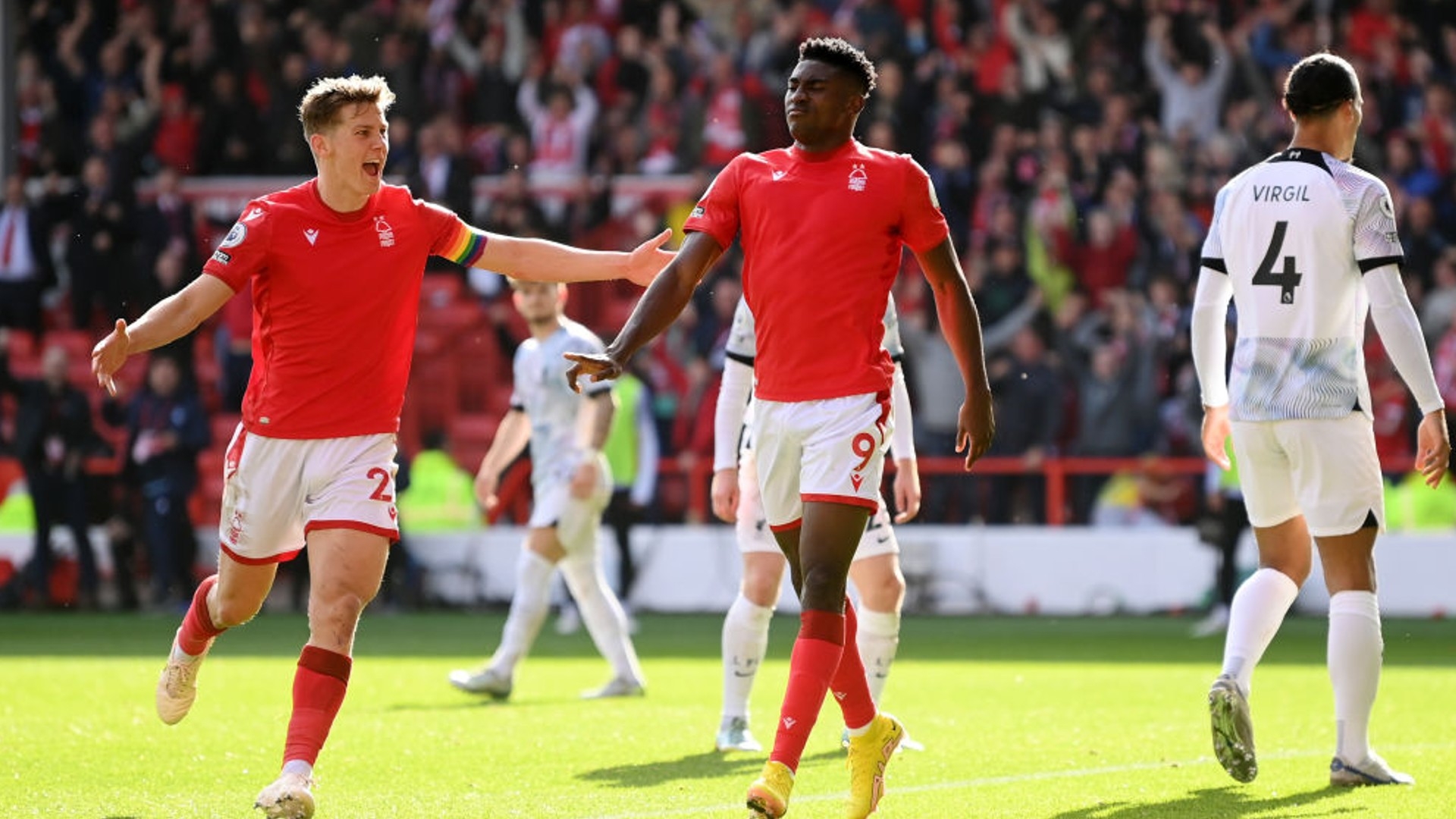 的防线撕得 的防线撕得