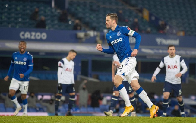 防守端的稳 防守端的稳